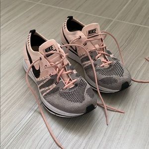 Nike Flyknit Trainer - Men’s 7 / Women’s 8